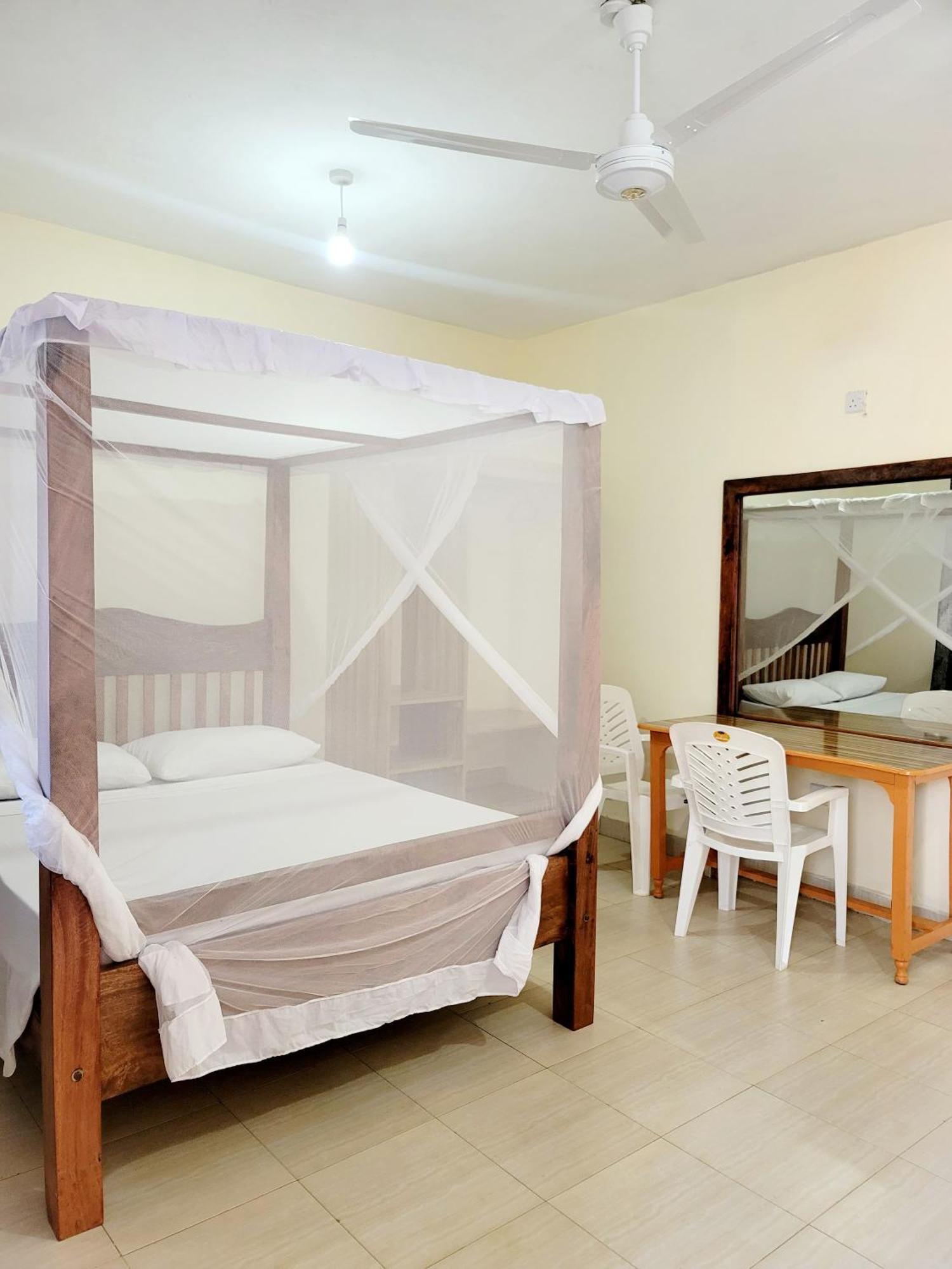 Casuarina Lounge Hotel Malindi Ngoại thất bức ảnh